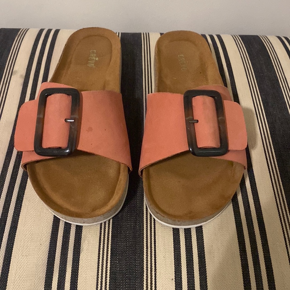 crevo pink sandals, size 7